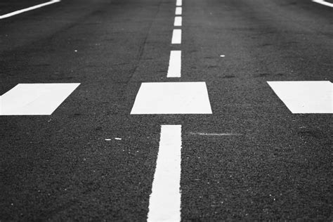 Your Guide To UK Road Markings & What They Mean 